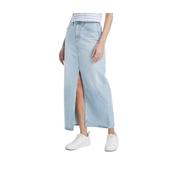 Universal Thread Denim Maxi Skirt High Waist Slit Front Light Wash Size 6 NWOT - Picture 1 of 9